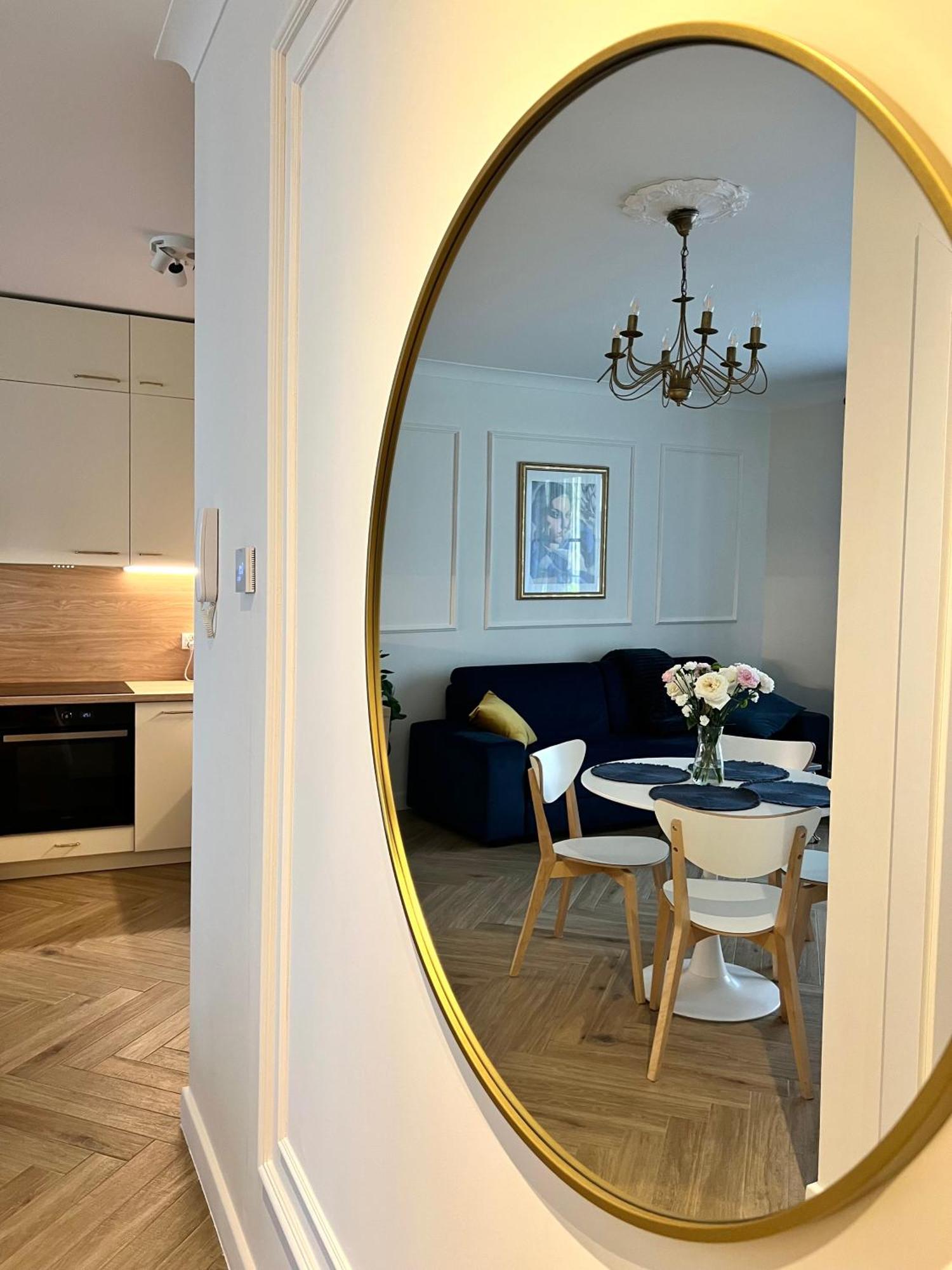 Atrium - Old Town Luxury Apartments - By Upstairs Krakau Buitenkant foto